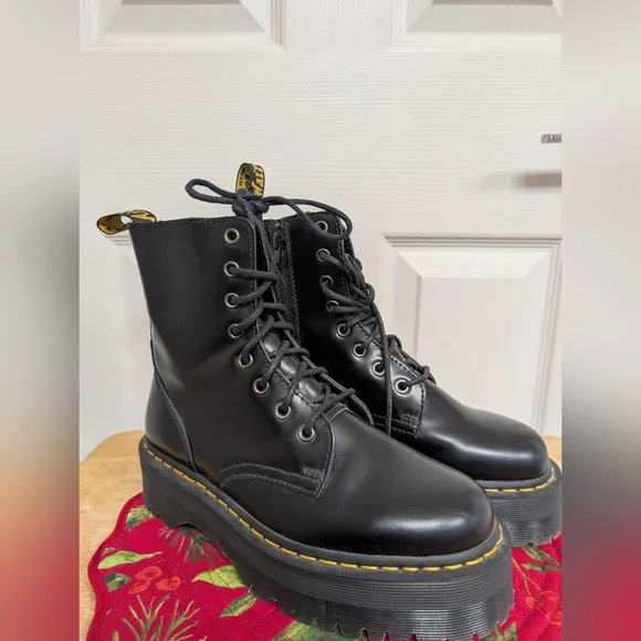 Dr Martens Jadon Boot - Picture 1 of 8